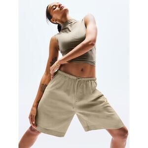 Athleta Womens Paradise Mid Rise 8" Bermuda‎ Short Size Large Flax Beige Linen